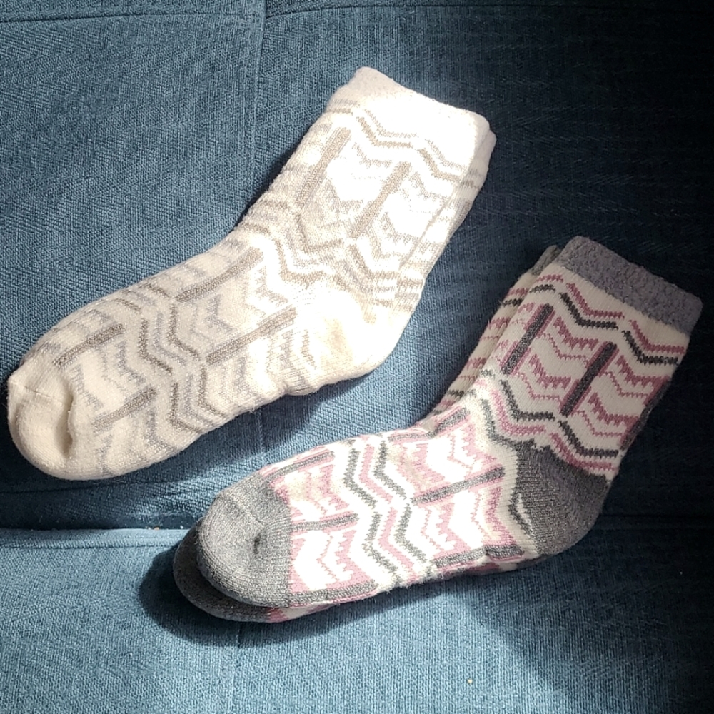 3/$20 NWOT Northeast Outfitters Cozy Cabin Socks